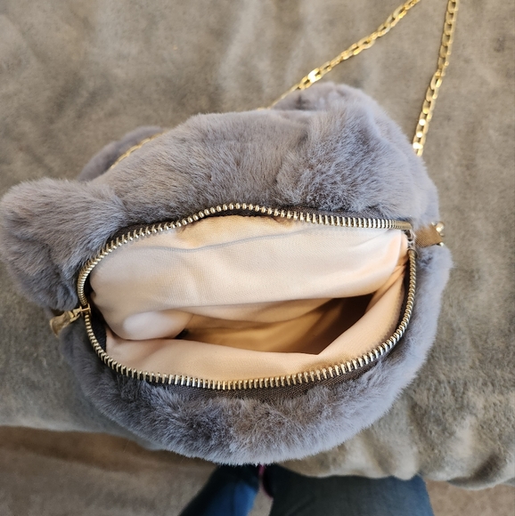 Cute plush kitty purse - Picture 3 of 3